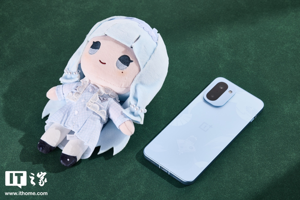 桌子上的游戏遥控器AI 生成的内容可能不正确。