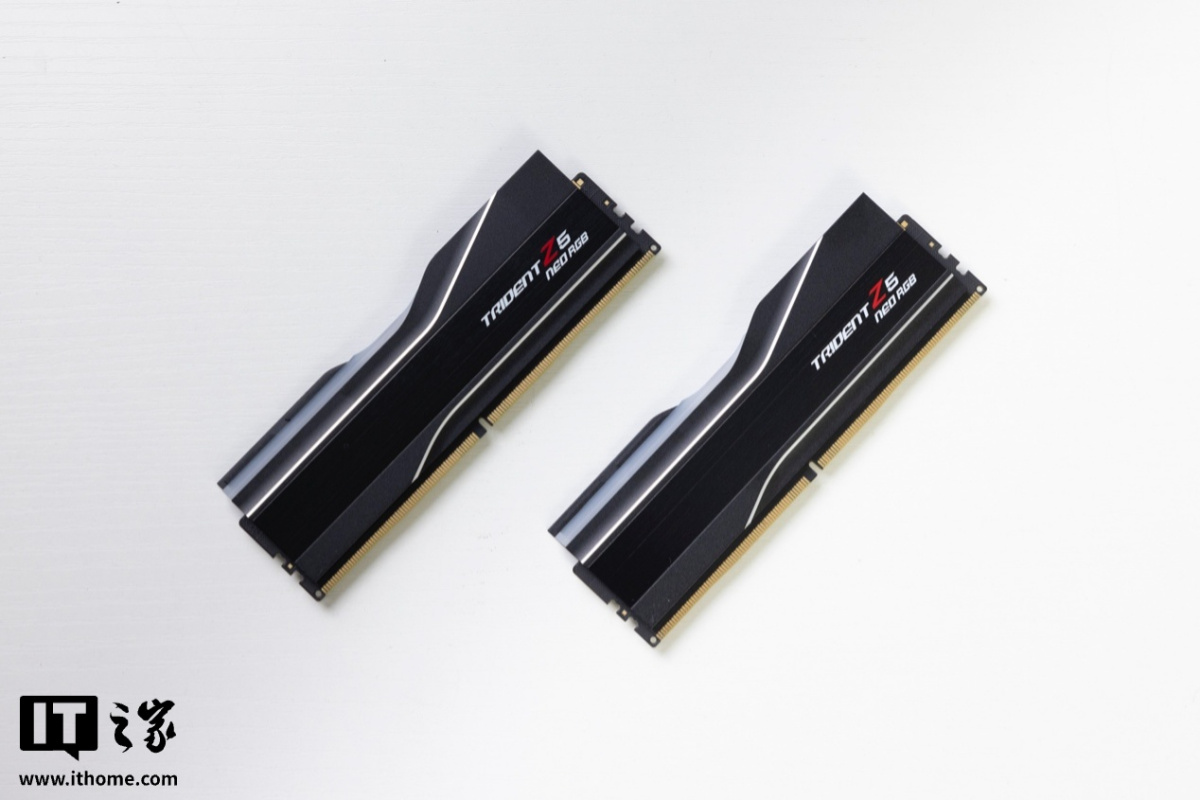 【评测室】锐龙 7 9850X3D 处理器体验评测:千帧电竞 2.0,性能强出新境界 图片包含 游戏机, 一群AI 生成的内容可能不正确。